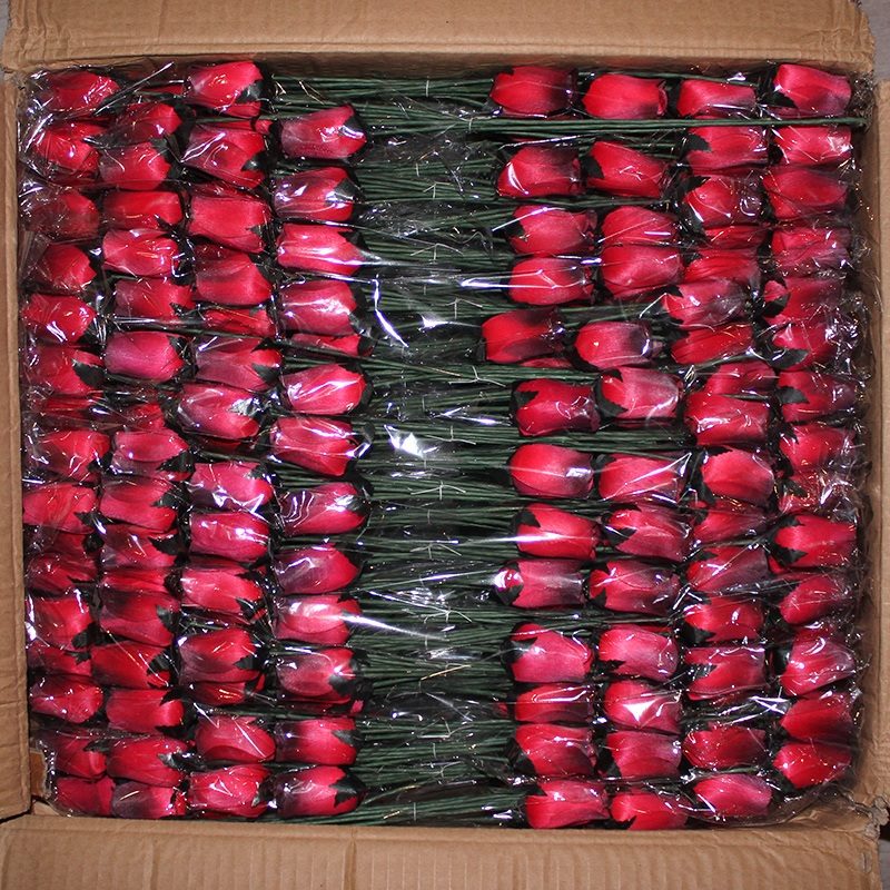 Rosas de madera rojas